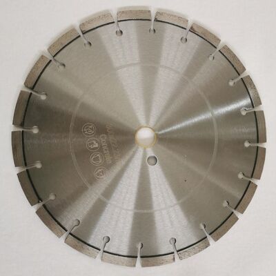 550mm Laser Diamond Concrete Saw Blades Untuk Pemotongan Lantai Beton Kering Atau Basah