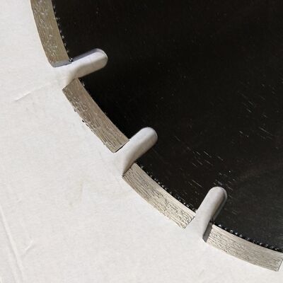 450mm Laser Loop Diamond Concrete Saw Blades Ketebalan Segmen Dilakukan Sesuai Permintaan Anda