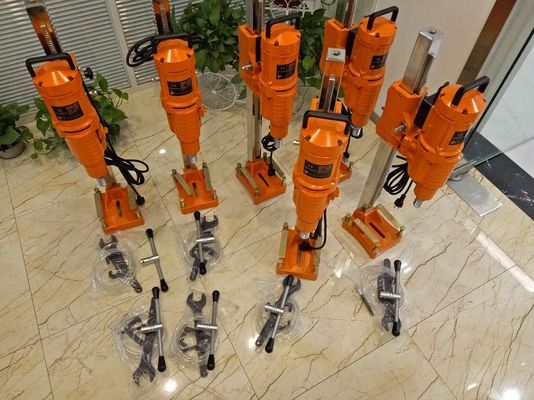 Mesin bor inti JS-250C dengan 2 gigi kecepatan untuk pengeboran beton yang diperkuat.